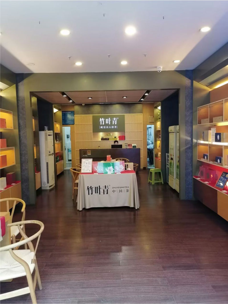 南岸莱茵河畔小区门口空门面出租，